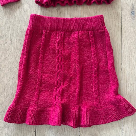 BCBG Girl's Holiday Set. Super Soft Sweater & Skirt Set. Size 4 - Picture 3 of 4
